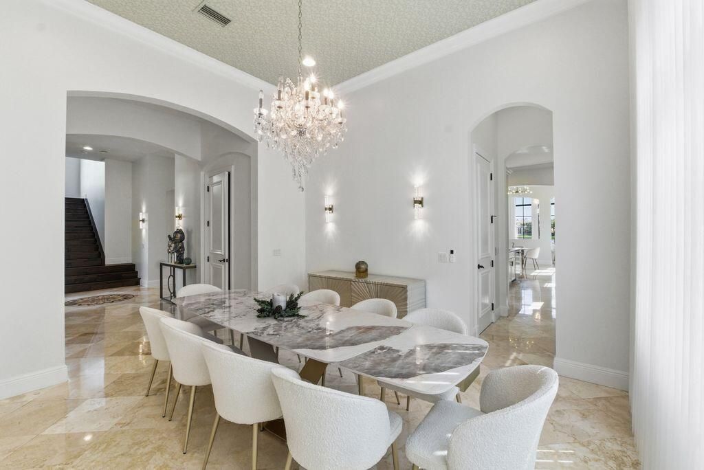DINING ROOM AREA