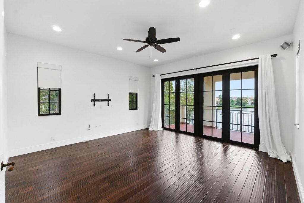 BEDROOM 7