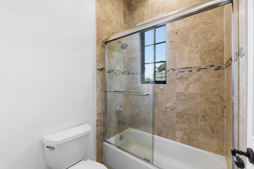 BATHROOM 5