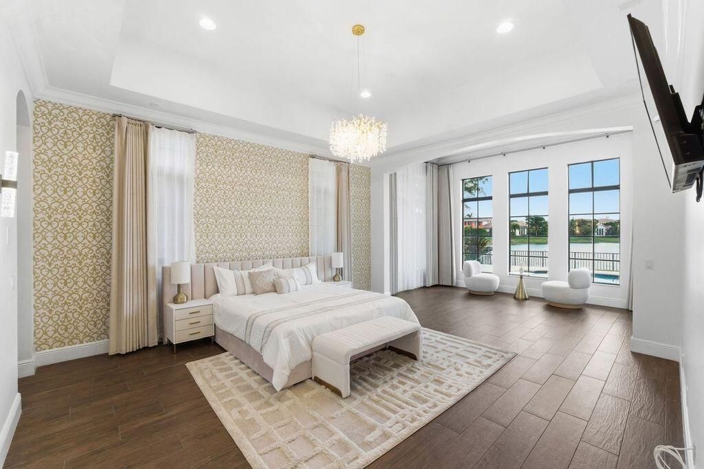 PRIMARY BEDROOM VIEW