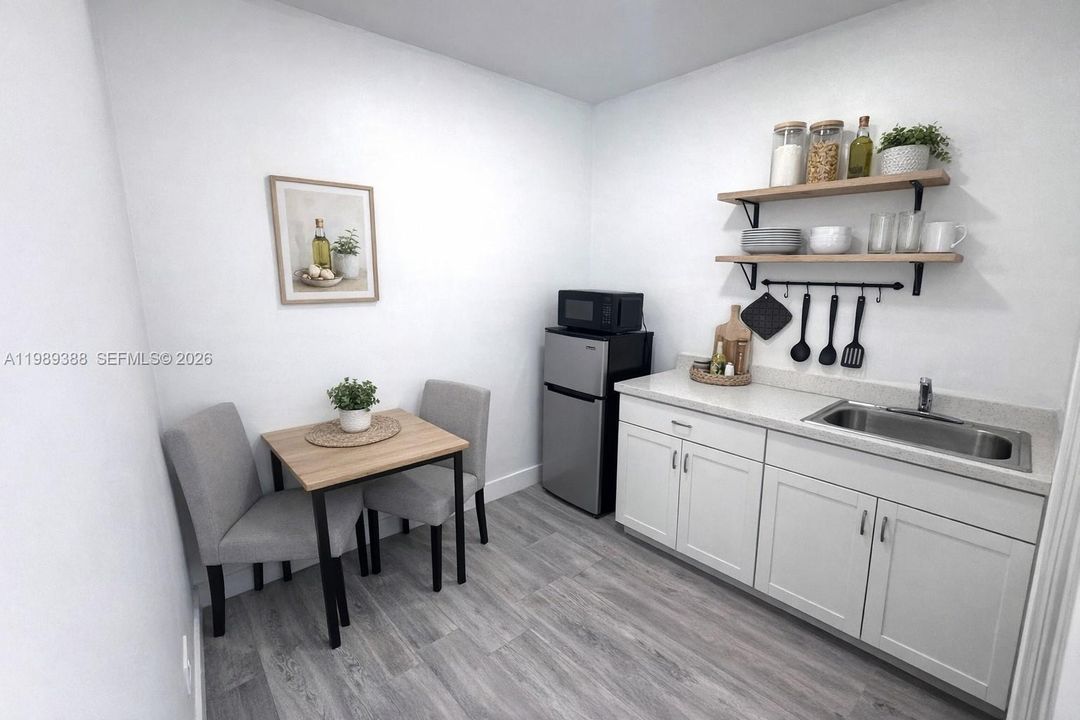 For Rent: $1,450 (1 beds, 1 baths, 1865 Square Feet)