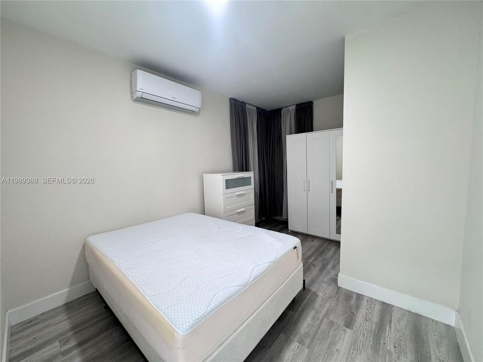 For Rent: $1,450 (1 beds, 1 baths, 1865 Square Feet)