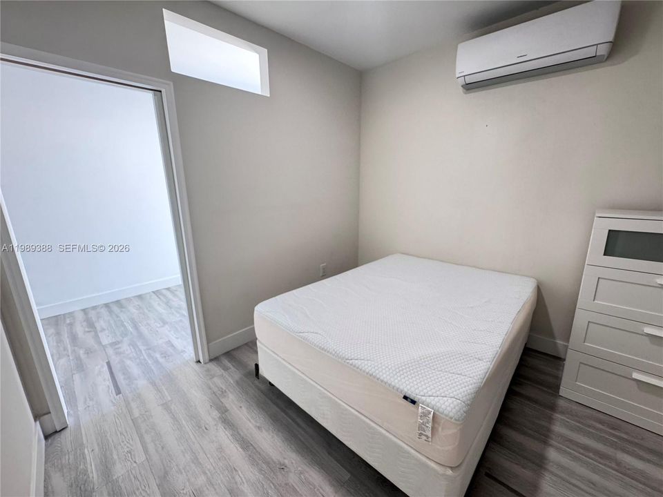 For Rent: $1,450 (1 beds, 1 baths, 1865 Square Feet)