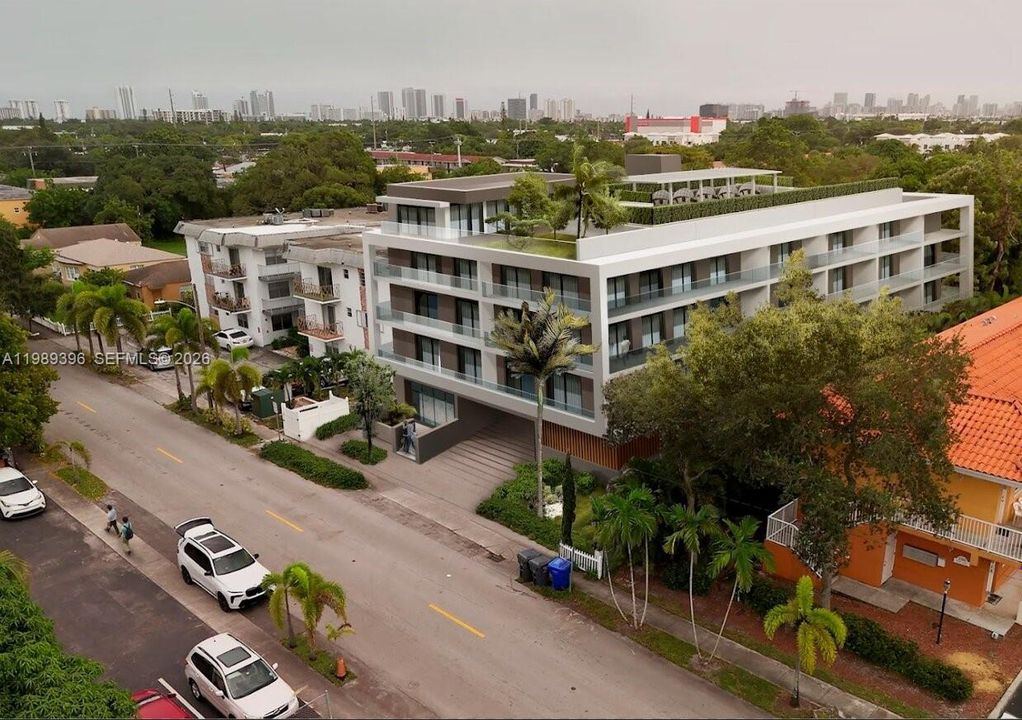 待售: $2,045,000 (0.36 acres)