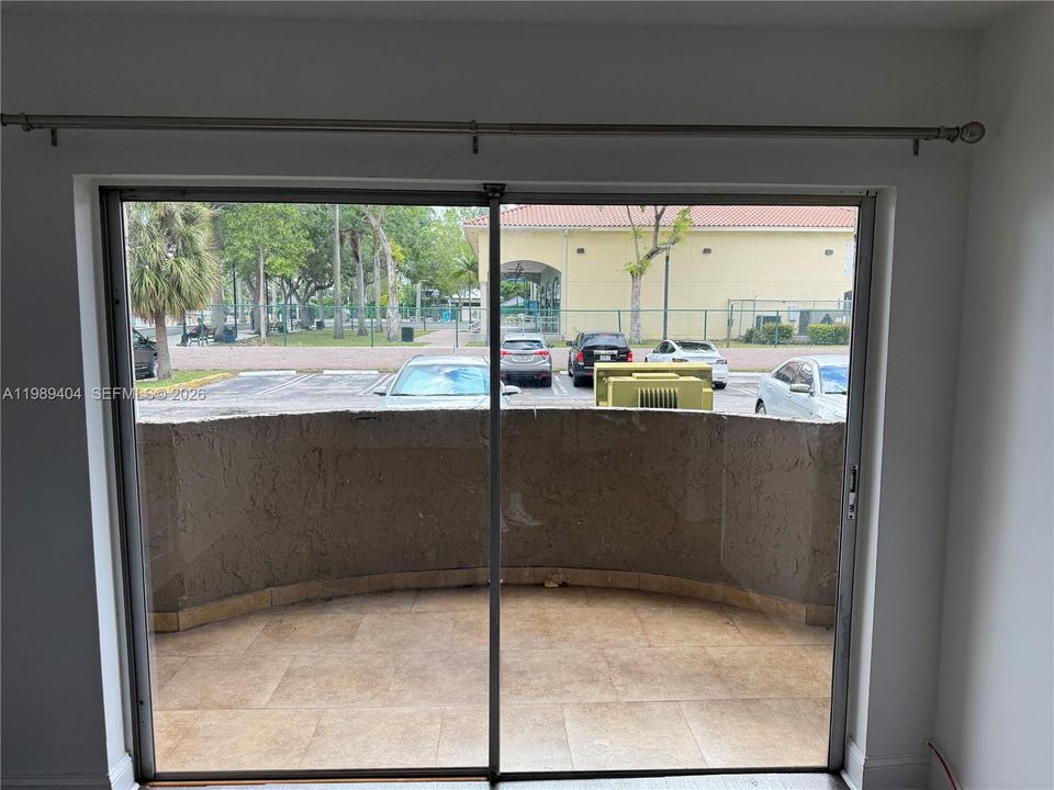 Active With Contract: $189,000 (1 beds, 1 baths, 504 Square Feet)