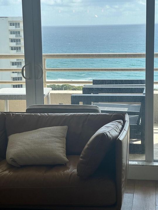 LIVING ROOM OCEAN VIEW