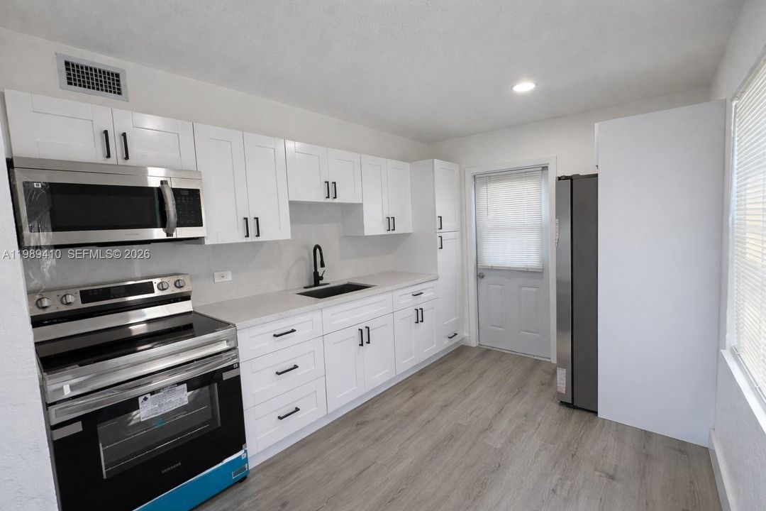 En Venta: $436,000 (2 camas, 1 baños, 720 Pies cuadrados)