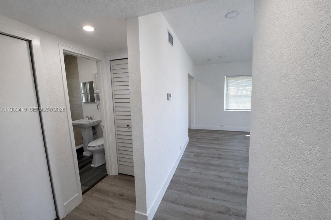 En Venta: $436,000 (2 camas, 1 baños, 720 Pies cuadrados)