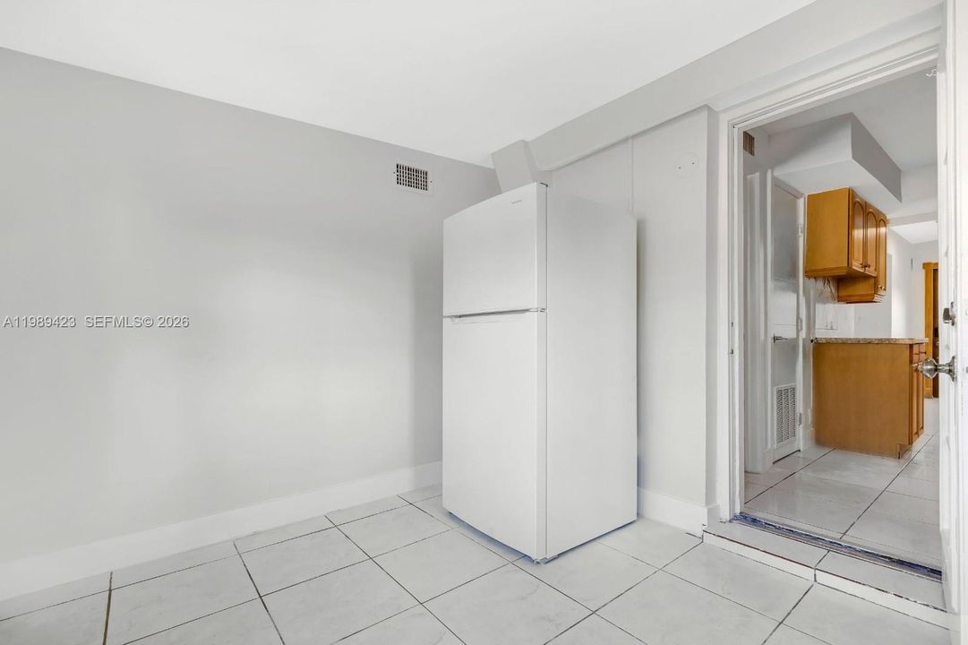 En Venta: $599,000 (4 camas, 2 baños, 958 Pies cuadrados)