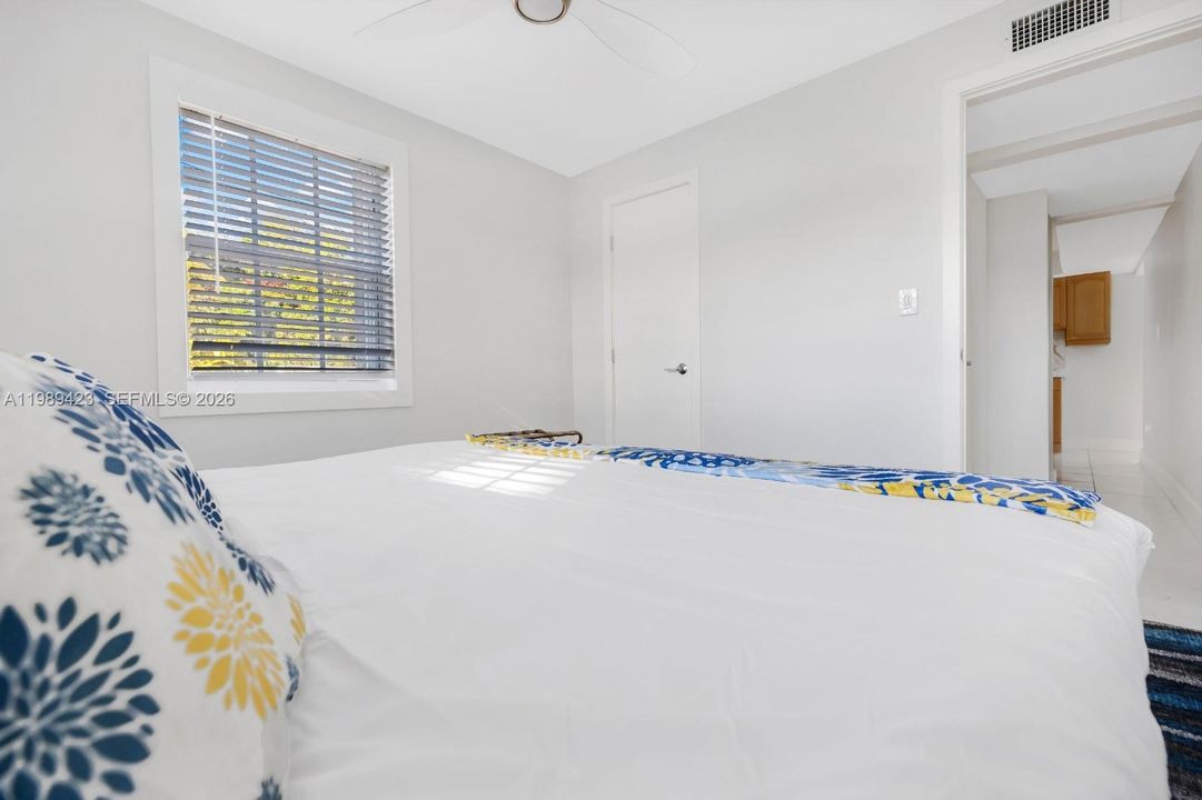 En Venta: $599,000 (4 camas, 2 baños, 958 Pies cuadrados)
