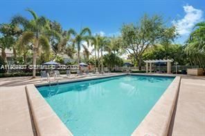 En Venta: $399,900 (2 camas, 2 baños, 960 Pies cuadrados)