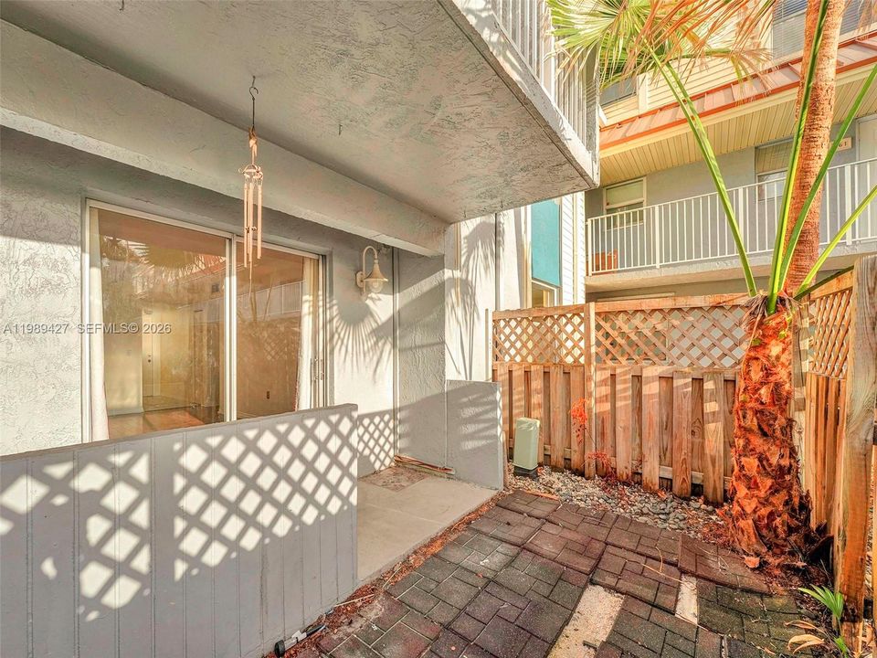 En Venta: $399,900 (2 camas, 2 baños, 960 Pies cuadrados)
