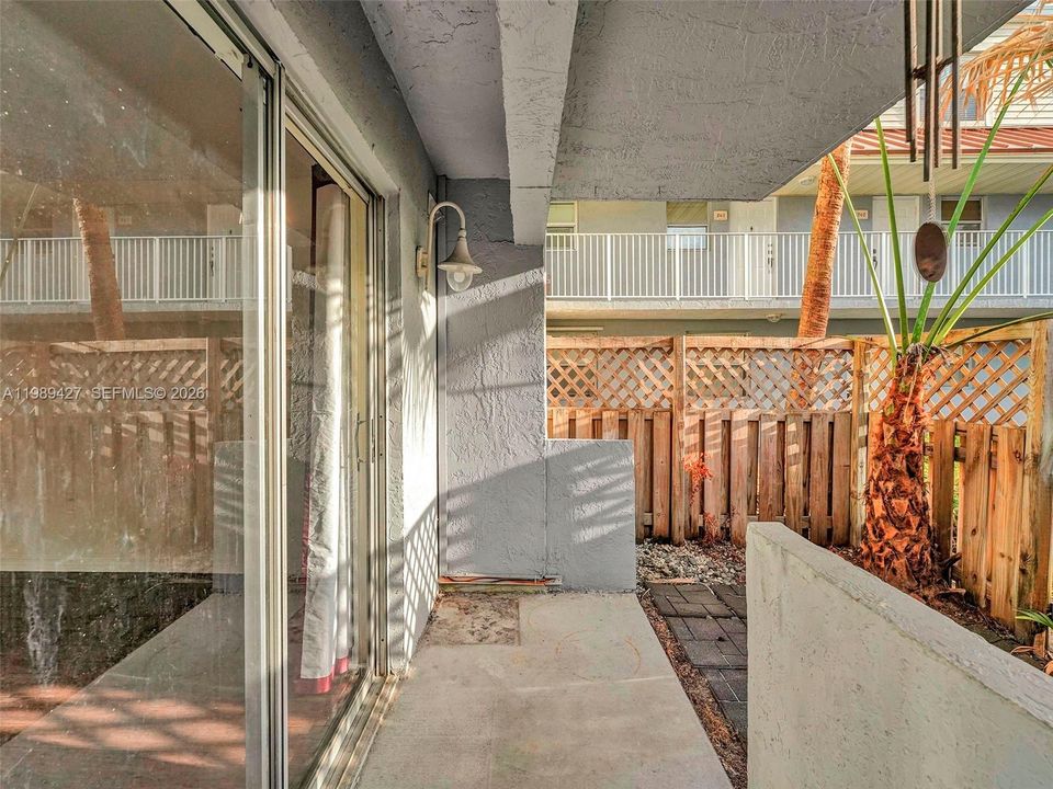 En Venta: $399,900 (2 camas, 2 baños, 960 Pies cuadrados)