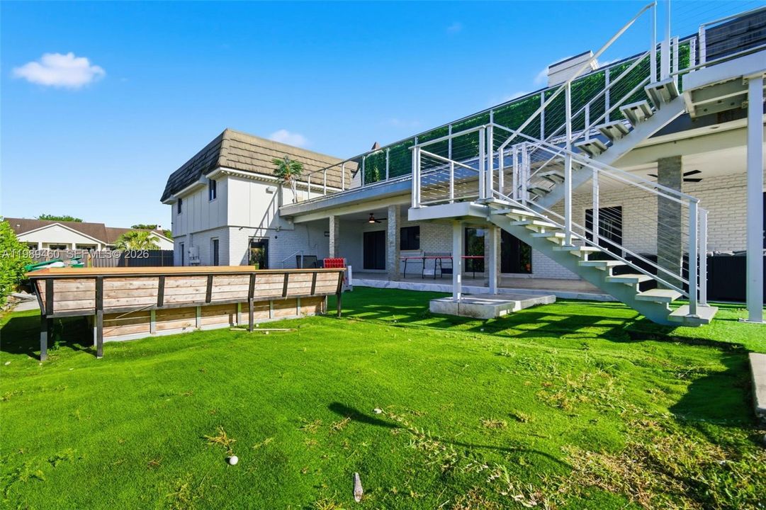 На продажу: $2,350,000 (5 спален, 5 ванн, 6850 Квадратных фут)