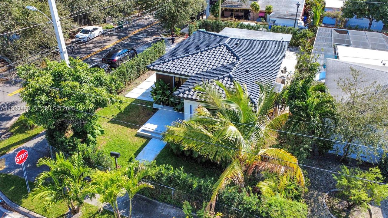 На продажу: $1,290,000 (3 спален, 2 ванн, 1320 Квадратных фут)