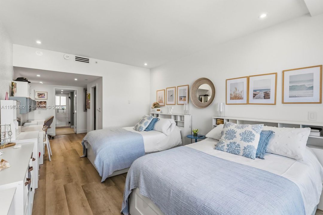 На продажу: $3,400,000 (4 спален, 3 ванн, 3127 Квадратных фут)