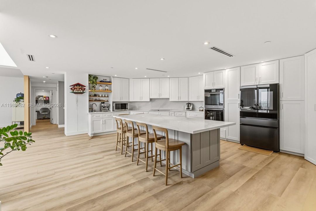 На продажу: $3,400,000 (4 спален, 3 ванн, 3127 Квадратных фут)