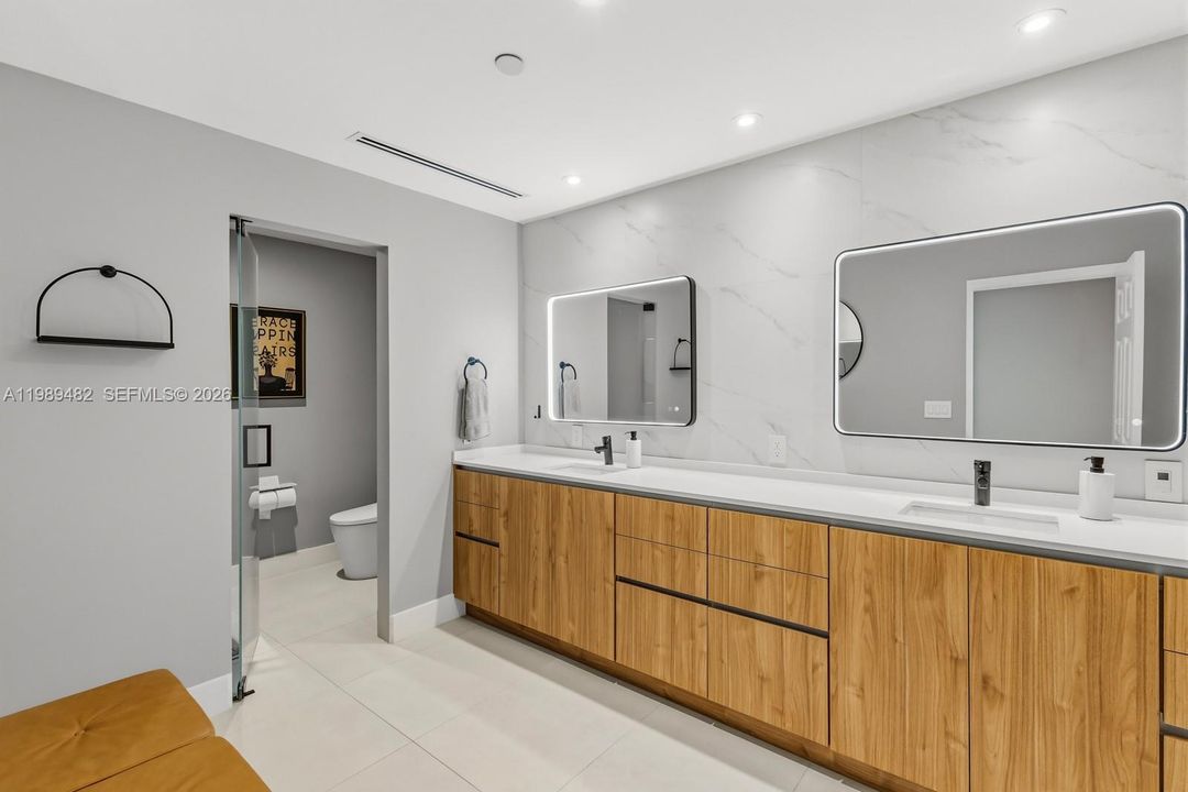 На продажу: $3,400,000 (4 спален, 3 ванн, 3127 Квадратных фут)