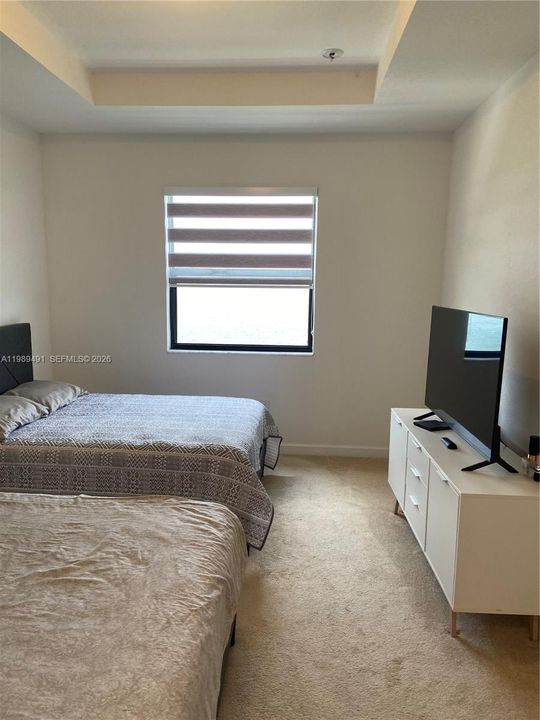 Activo con contrato: $4,000 (4 camas, 2 baños, 1920 Pies cuadrados)