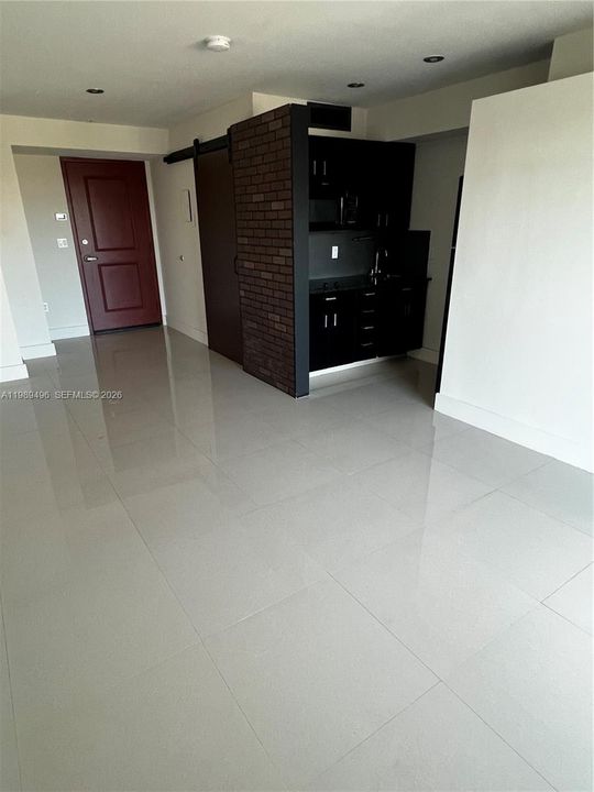 Recientemente alquilado: $1,300 (0 camas, 1 baños, 369 Pies cuadrados)