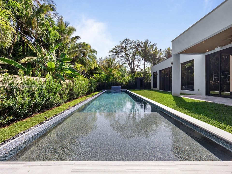 Vendido Recientemente: $2,900,000 (5 camas, 6 baños, 0 Pies cuadrados)