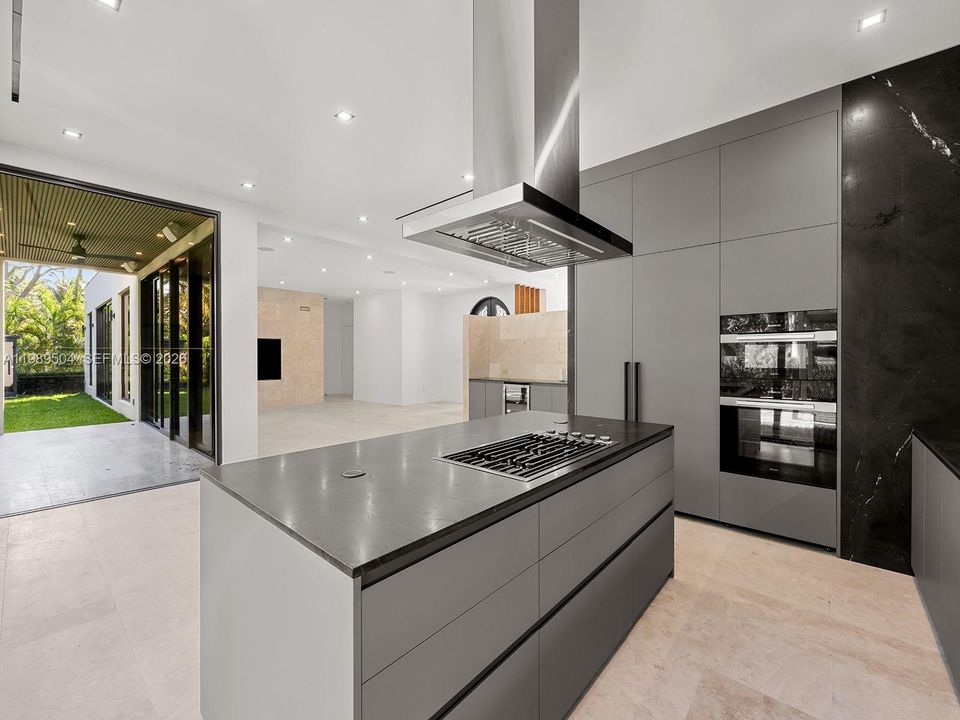 Vendido Recientemente: $2,900,000 (5 camas, 6 baños, 0 Pies cuadrados)