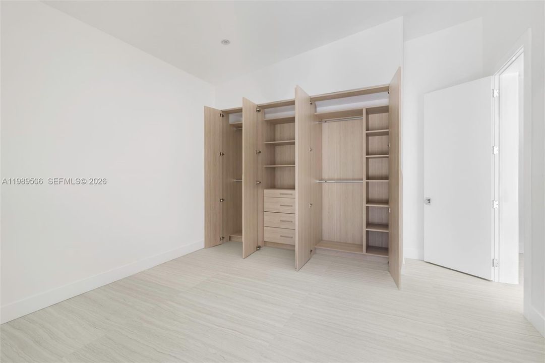 Недавно арендовано: $16,000 (5 спален, 4 ванн, 5297 Квадратных фут)