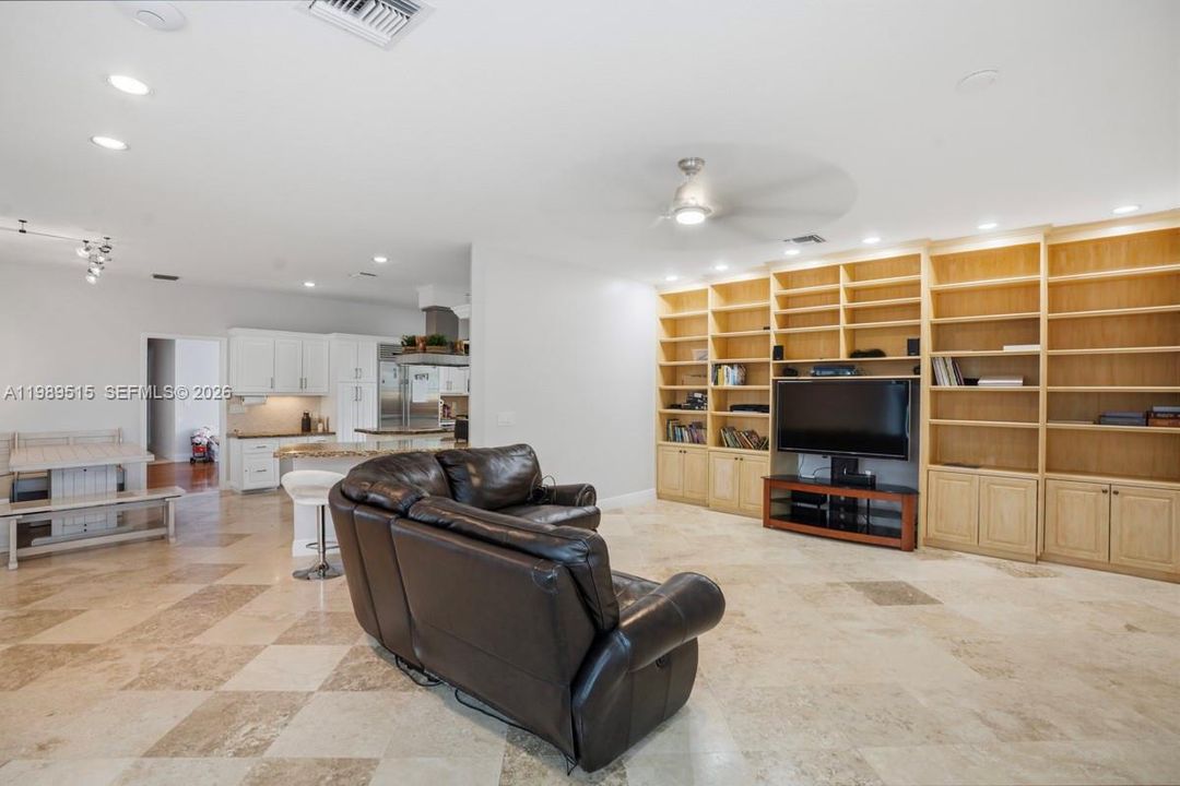 For Sale: $1,595,000 (3 beds, 5 baths, 3858 Square Feet)