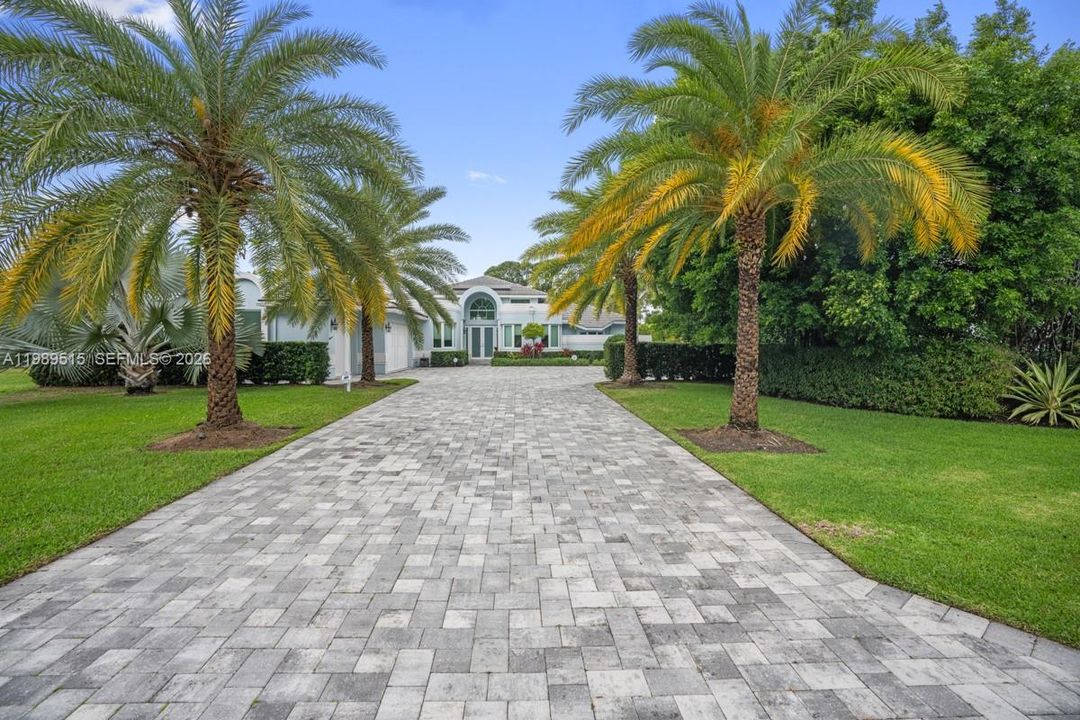 For Sale: $1,595,000 (3 beds, 5 baths, 3858 Square Feet)