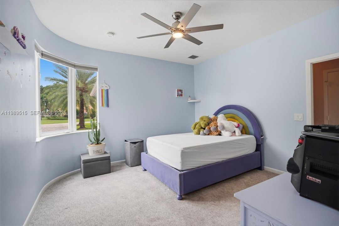 For Sale: $1,595,000 (3 beds, 5 baths, 3858 Square Feet)