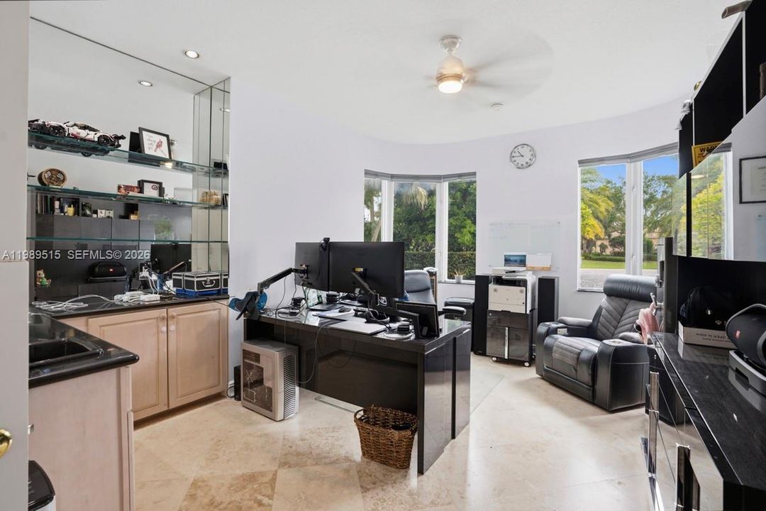 For Sale: $1,595,000 (3 beds, 5 baths, 3858 Square Feet)