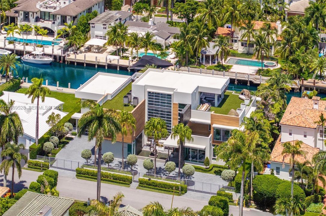 На продажу: $15,950,000 (7 спален, 8 ванн, 9252 Квадратных фут)