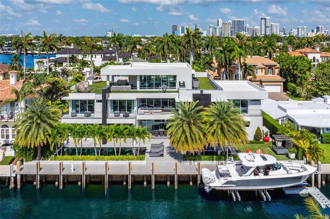 На продажу: $15,950,000 (7 спален, 8 ванн, 9252 Квадратных фут)