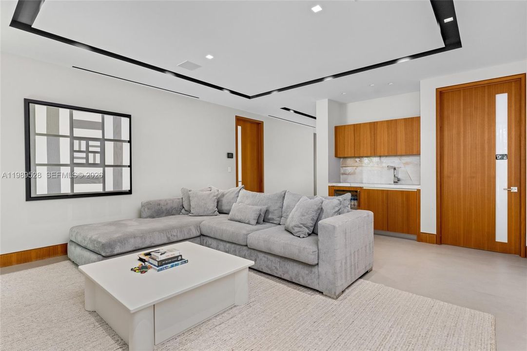 На продажу: $15,950,000 (7 спален, 8 ванн, 9252 Квадратных фут)