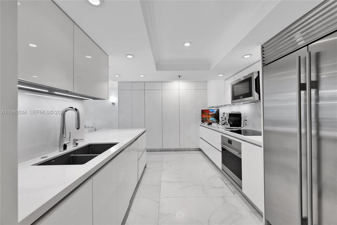 待售: $2,095,000 (2 贝兹, 2 浴室, 2018 平方英尺)