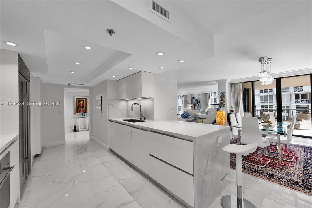 待售: $2,095,000 (2 贝兹, 2 浴室, 2018 平方英尺)