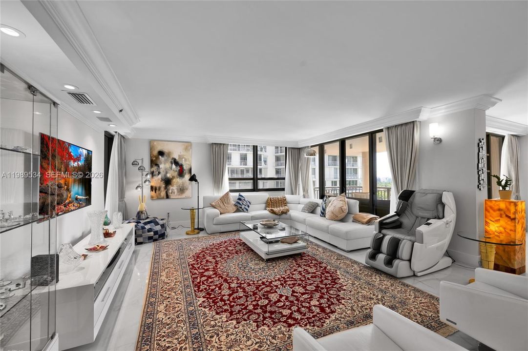 待售: $2,095,000 (2 贝兹, 2 浴室, 2018 平方英尺)