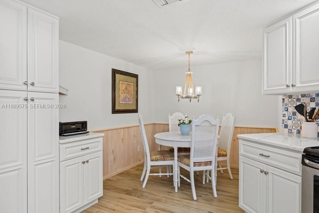 For Sale: $624,900 (3 beds, 3 baths, 2455 Square Feet)