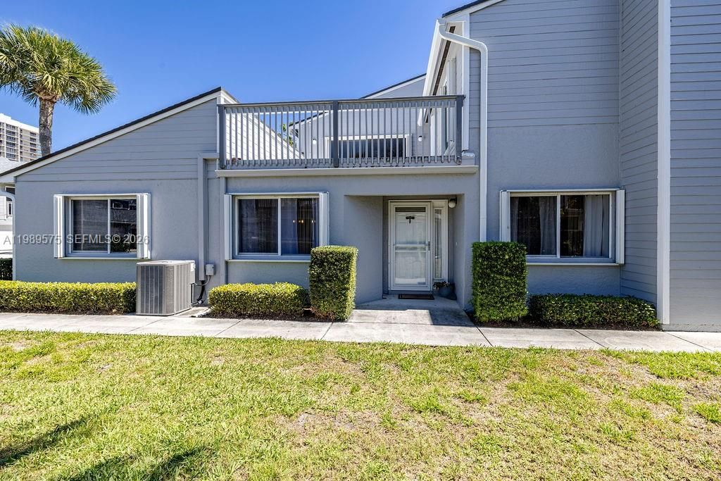 For Sale: $624,900 (3 beds, 3 baths, 2455 Square Feet)