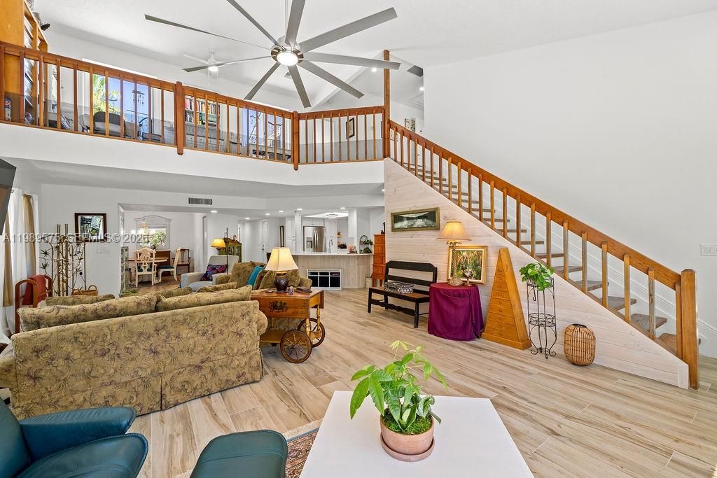 For Sale: $624,900 (3 beds, 3 baths, 2455 Square Feet)