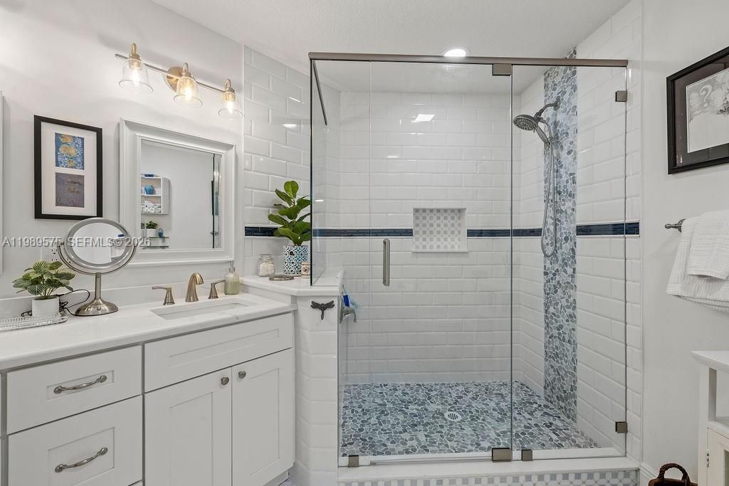 For Sale: $624,900 (3 beds, 3 baths, 2455 Square Feet)