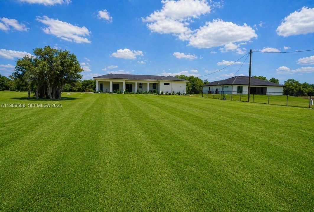 Image digitally enhanced and virtually altered; actual property condition may differ.