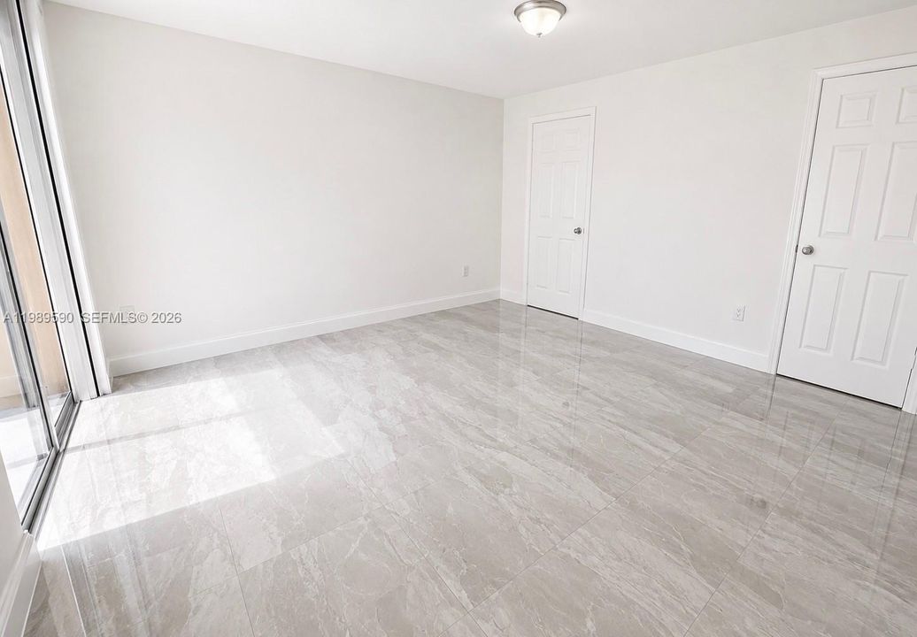 На продажу: $285,000 (2 спален, 2 ванн, 930 Квадратных фут)