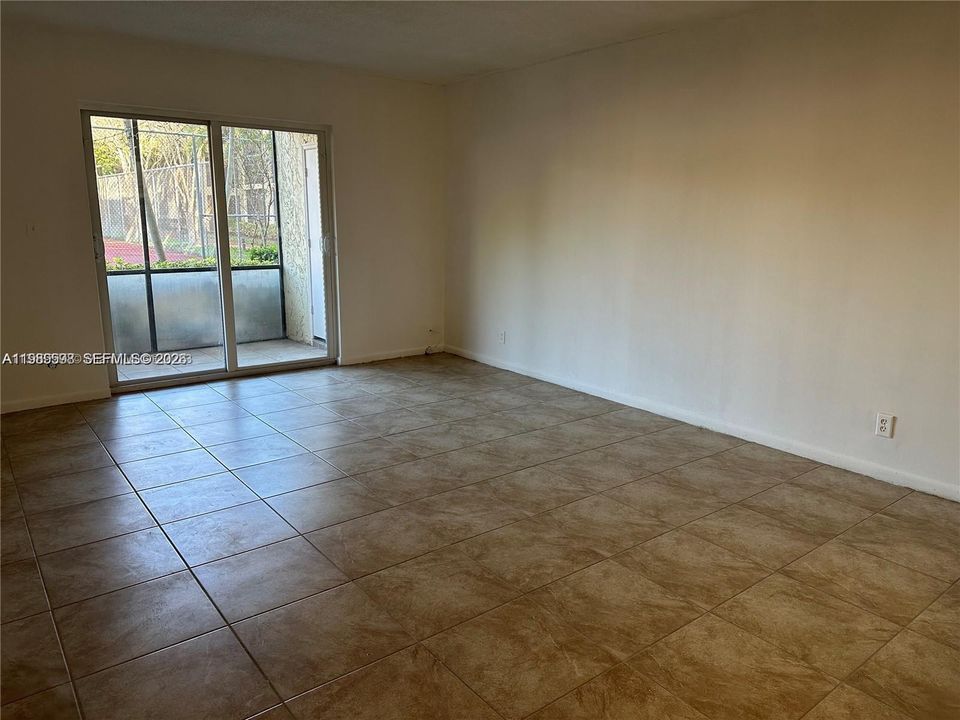 В аренду: $1,600 (1 спален, 1 ванн, 678 Квадратных фут)