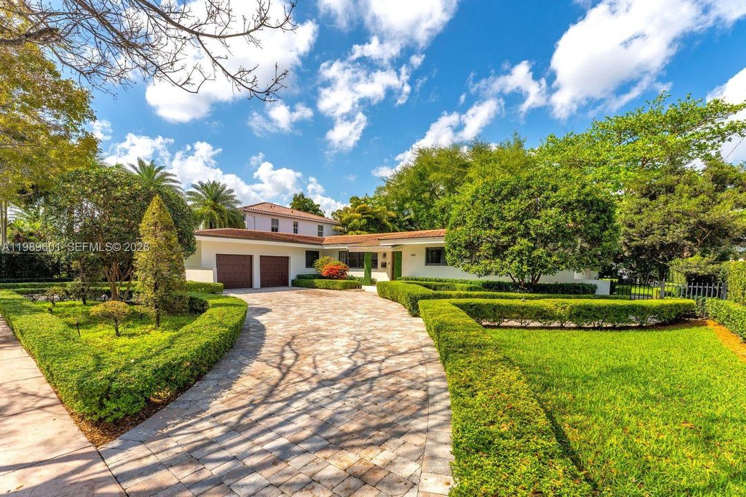 Recently Sold: $3,200,000 (4 beds, 3 baths, 2346 Square Feet)