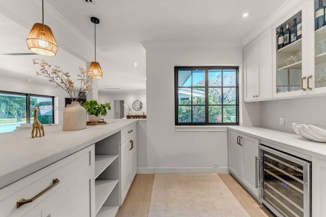 Recently Sold: $3,200,000 (4 beds, 3 baths, 2346 Square Feet)