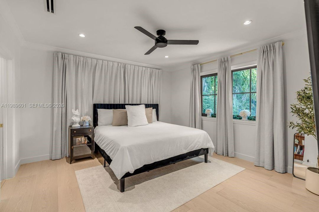 Recently Sold: $3,200,000 (4 beds, 3 baths, 2346 Square Feet)