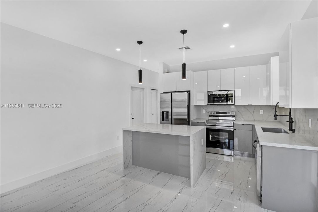 En Venta: $490,000 (0 camas, 0 baños, 2432 Pies cuadrados)