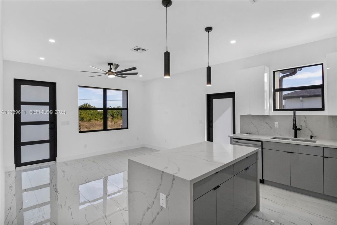 En Venta: $490,000 (0 camas, 0 baños, 2432 Pies cuadrados)