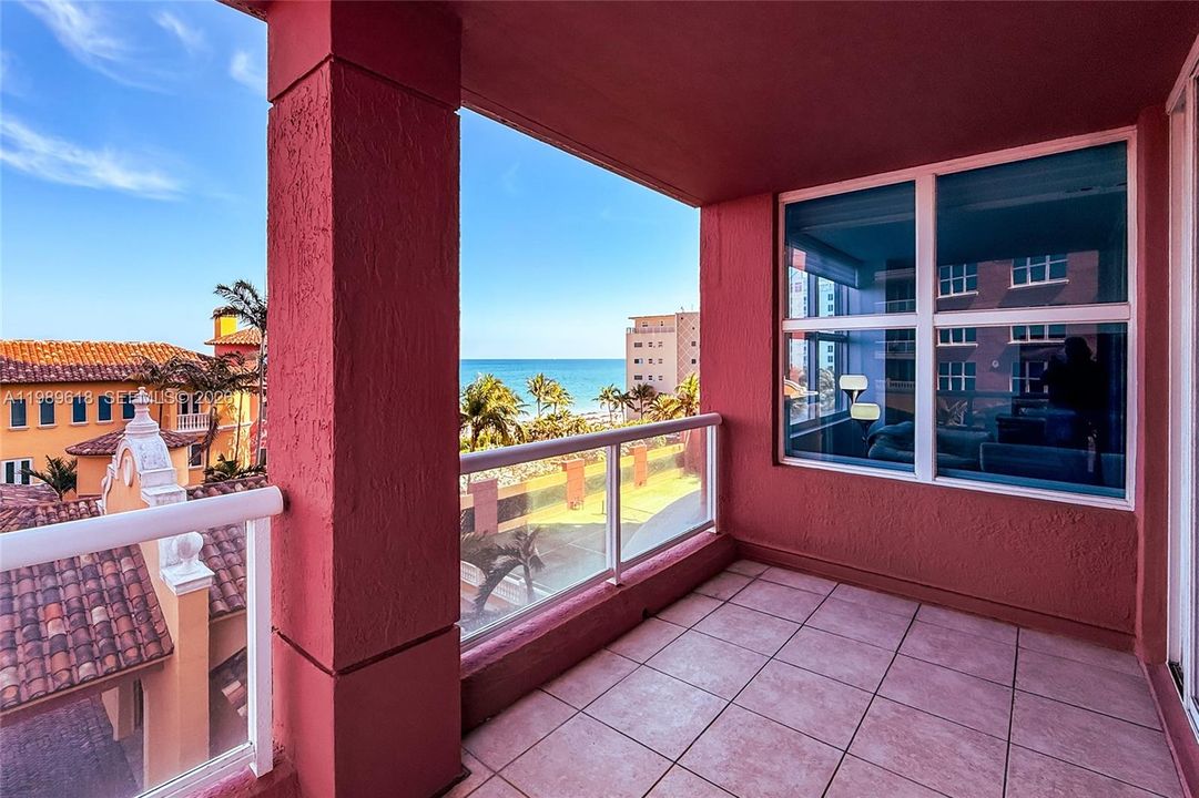 For Sale: $1,095,000 (2 beds, 2 baths, 1604 Square Feet)